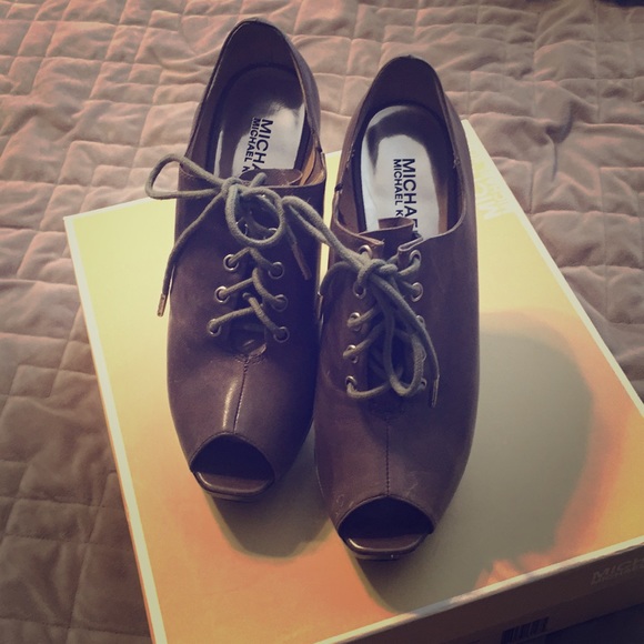 Michael Kors heels - Picture 1 of 5